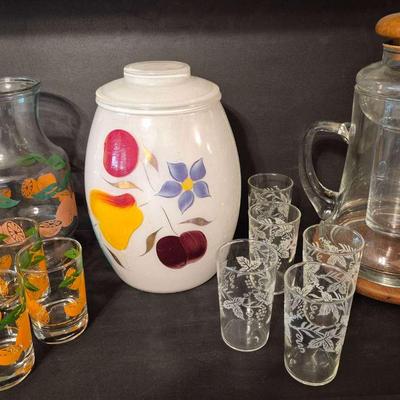 Old-Fashioned Juice & Cookies