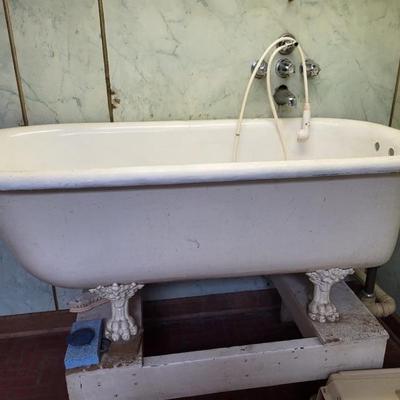 Claw Foot Cast Iron Tub