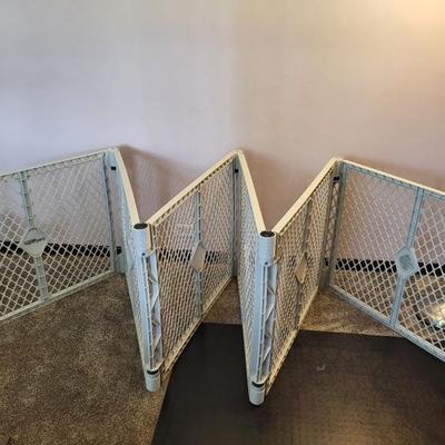 Baby/dog gate