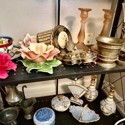 Sale Photo Thumbnail #93: Capodimonte, 30's wall sconce, brass mortar & pestle