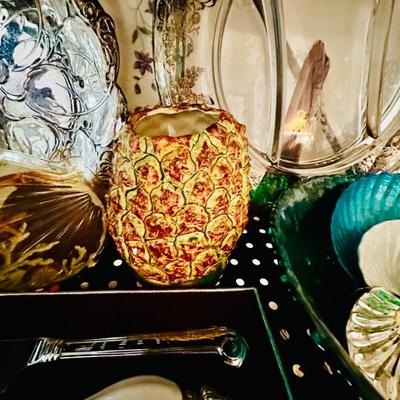 Sale Photo Thumbnail #107: Dodie Thayer Pineapple Vase