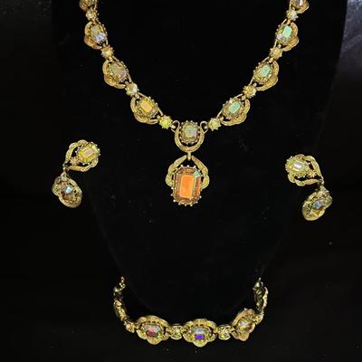 Lot 305: Vintage Colorful Crystal Jewelry 