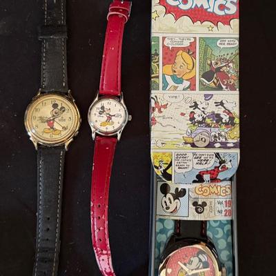 Lot 420: Lot of 4 Vintage Disney Mickey Mouse Watches – Lorus Quartz, Red Strap Edition & Disney Com