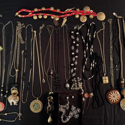 Lot 233: Gold Tone Necklaces Costume Jewelry 