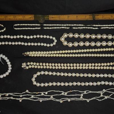 Lot 300: Vintage White And Cream Pearls