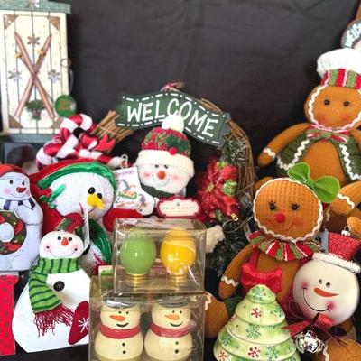 Lot 111: Gingerbread Folks, Snowmen, Nativity, &More!