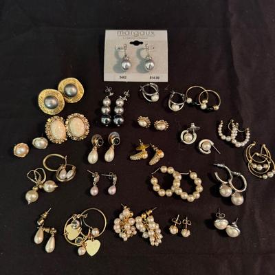 Lot 250: Fashion And Vintage Pearl Earring Collection