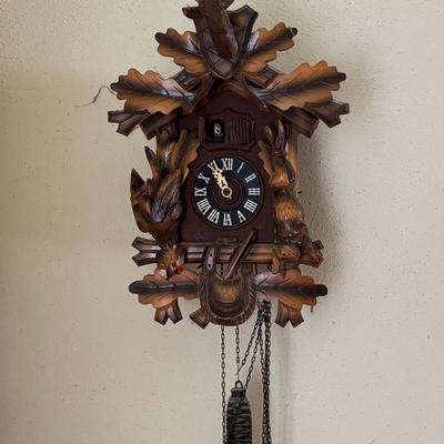 Lot 216: Mid Century Reproduction Black Forest Style Cuckoo Clock 