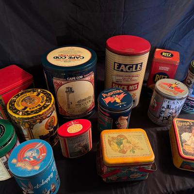 Lot 219: Vintage Tin Collection
