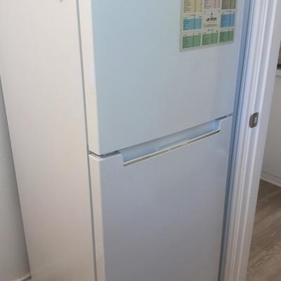 Magic Chef Mini Refrigerator Freezer Model HMDR1000WE Works