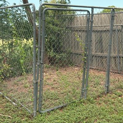 3 - 11ft Chain link fence/dog kennel panels 