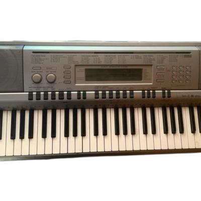 Casio Keyboard WK – 210 No Power Cord But Should Work With Batteries 