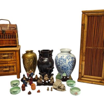 Vases And Wicker/Bamboo Storage With Charming Figurines