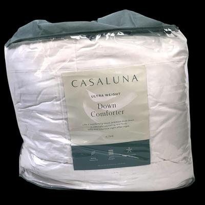 164) New Casaluna Ultra Weight King Down Comforter 