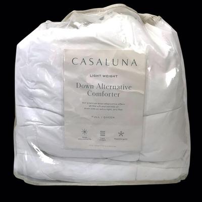 163) New Casaluna Full/Queen Light Weight Down Alternative Comforter 