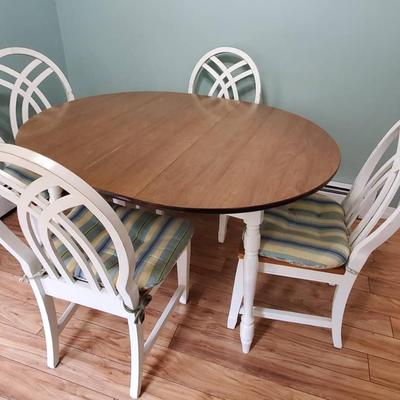 Oval Kitchen Table and (4) Chairs 