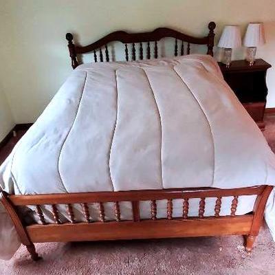 Traditional Solid Wood Bedroom Set