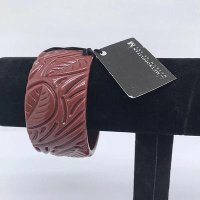 W Morris Metropolitan Museum Art Leaf Carved Or Molded Bracelet MMA