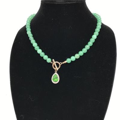 Green Glass Round Beaded Necklace with Front Toggle Clasp 18"