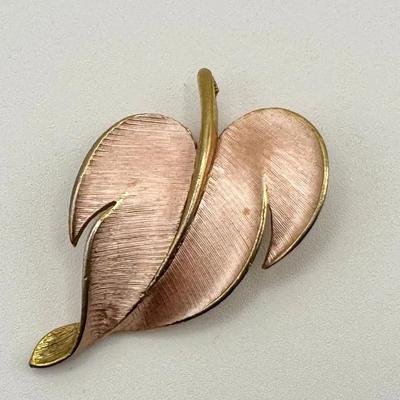 Vintage JJ Light Pink Enamel & Gold Tone Leaf Brooch Pin