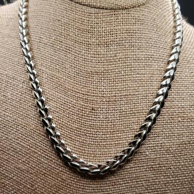 Coro Collar Necklace Silver Tone Herringbone V Knit Look Vintage 1950s 