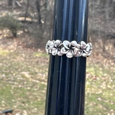 Sterling Silver 3ch Flower Ring 2.8g Size 5 Vintage 