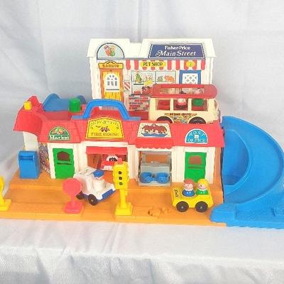 Vintage Fisher Price Little People Main Street Near Complete 