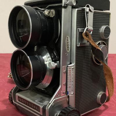 Vintage Mamiya C33 Camera