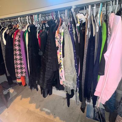 Large Mystery Clothing Lot (women’s Size M, 10)