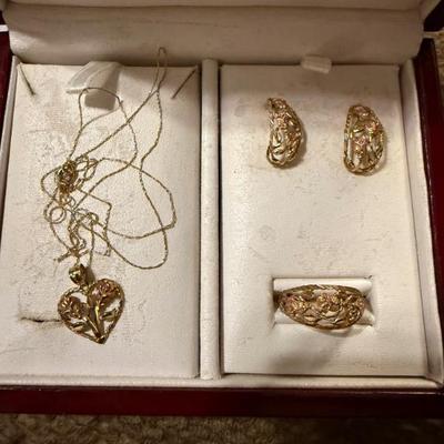 10kt gold matching necklace, earrings and ring