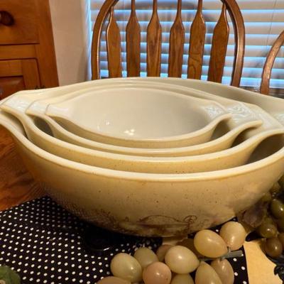 Nesting bowls