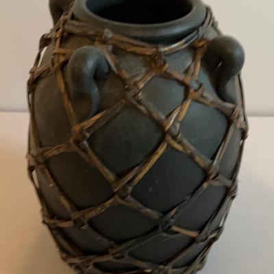 Black Peasant-like Pot With Roped Weaving Pattern