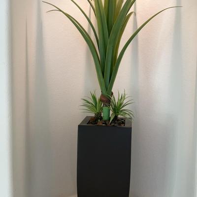 Artificial Pandanus-like Palm Plant