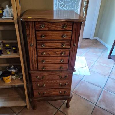Sale Photo Thumbnail #34