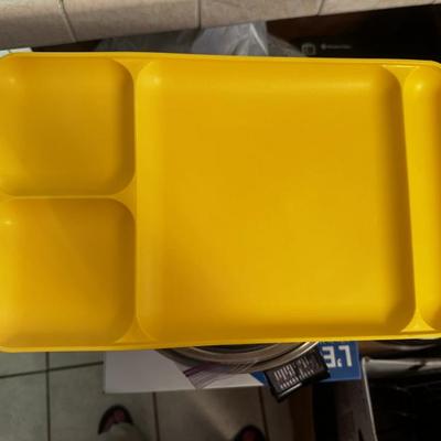 There’s 8 of these trays