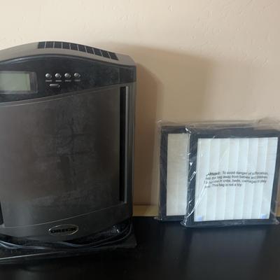 Oreck XL Air Purifier with 2 filters