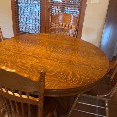Vintage Round Wooden Pedestal Table with Four Chairs And Four Leaves