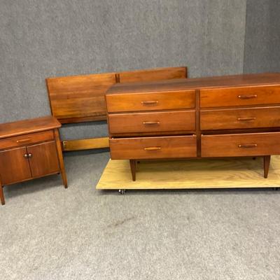 Sale Photo Thumbnail #38: Conant Ball Bedroom Suite 
