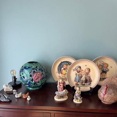 Sale Photo Thumbnail #41: Hummel plates and figurines
