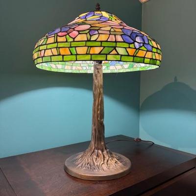 Sale Photo Thumbnail #28: Tiffany-type lamp
