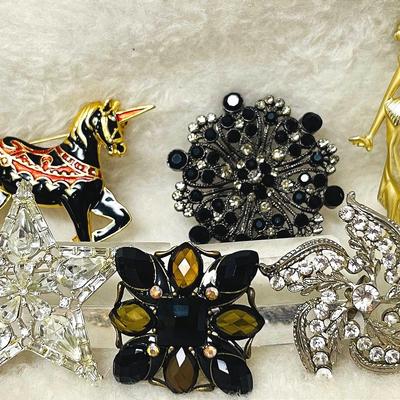 Vintage Brooches and Pendants