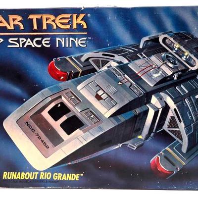"AMT" Star Trek Runabout Rio Grande Model 1/72