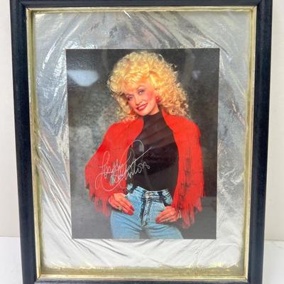Dolly Parton Photograph with Original Signature!