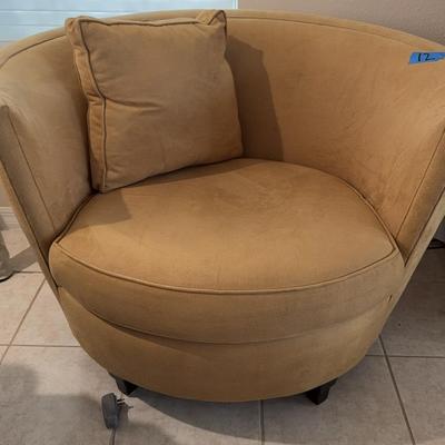 Oval Suede-ish Sitting Chair 43 X 34 X 29