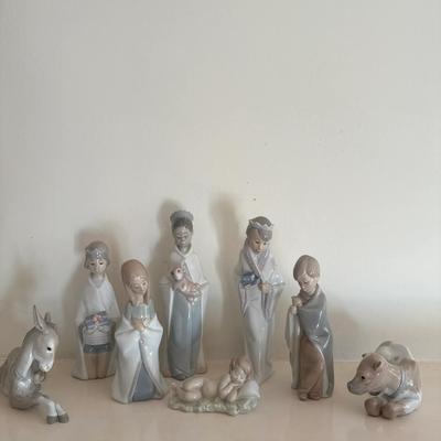 Llandro Nativity Scene Porcelain Sculptures
