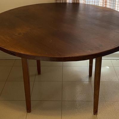 Round Farmhouse Kitchen Table (2pc)