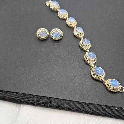 Vintage Opalite Silvertone Bracelet With Matching Clip Earrings 
