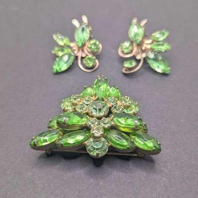 Jewelry Set - Vintage Green Rhinestone Brooch With Matching Clip Earrings 
