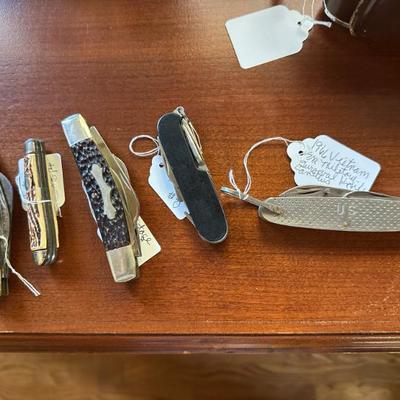 Sale Photo Thumbnail #46: 1966 USA Vietnam Era Military Survival Knife - Camillus