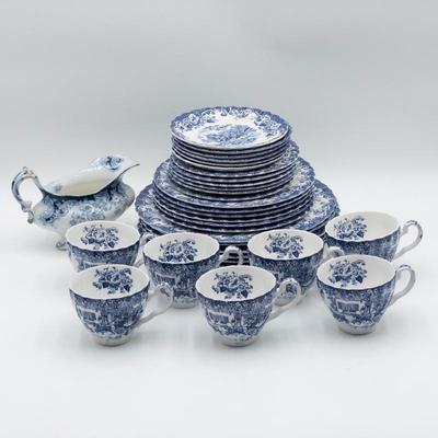 Johnson Brothers (Hanley Ltd) Coaching Scenes Blue & White 32-Piece Set